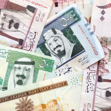 رسميًا.. موعد صرف رواتب العاملين في السعودية للقطاعين الخاص والحكومي