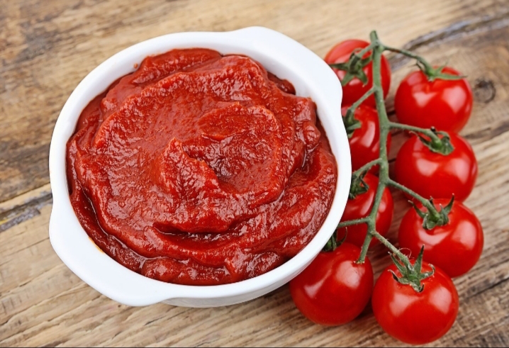 طريقة عمل صلصة الطماطم في المنزل مثل الجاهزة بخطوات سهلة وبسيطة وغير مكلفة