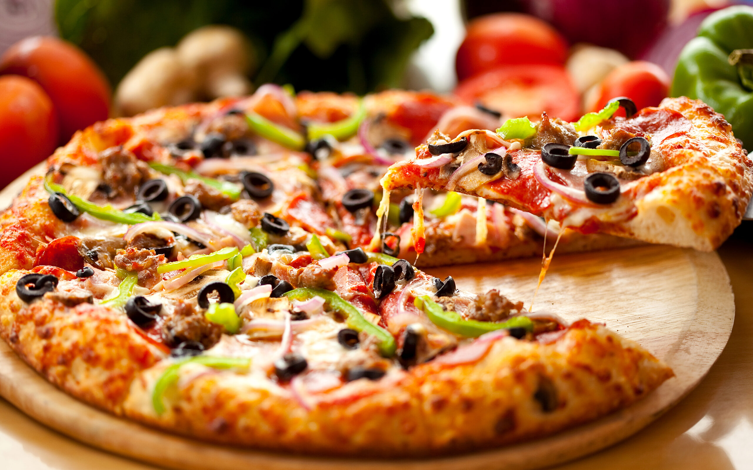 طريقة عمل البيتزا الإيطالية italian Pizza بكل تفاصيلها أروع من الجاهزة