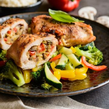طريقة تحضير صدور الدجاج المحشية بالخضروات وتقديم أكلات مميزة لأطفالك