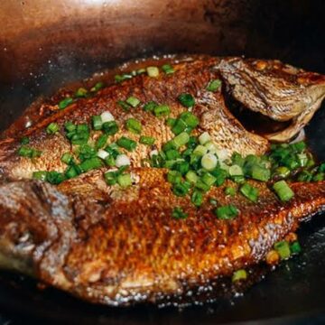 طريقة عمل السمك المقلي مقرمش ولذيذ في خطوات سريعة مع حيلة المطاعم السرية لطعم روعة