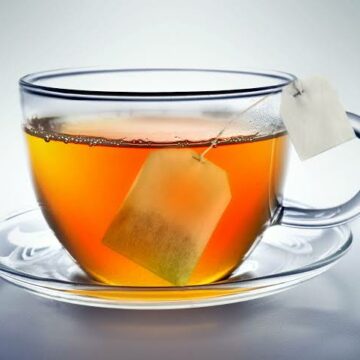 دراسة حديثة تحذر من أضرار شرب الشاي بتلك الطريقة “قد يسبب لك أمراض ومضاعفات خطيرة”