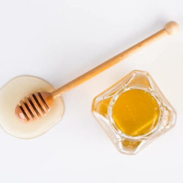 فيه شفاء للناس.. فوائد تناول العسل الأبيض على الريق هذا ما سيحدث لجسمك بعد 5 أيام وفق أحدث الدراسات