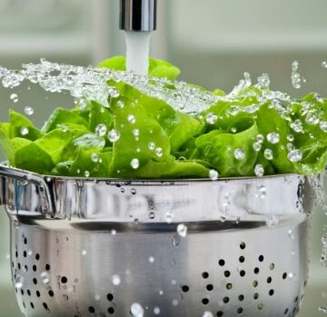 اضرار غسيل الخضروات والفاكهة بالصابون والمنظفات على صحتك