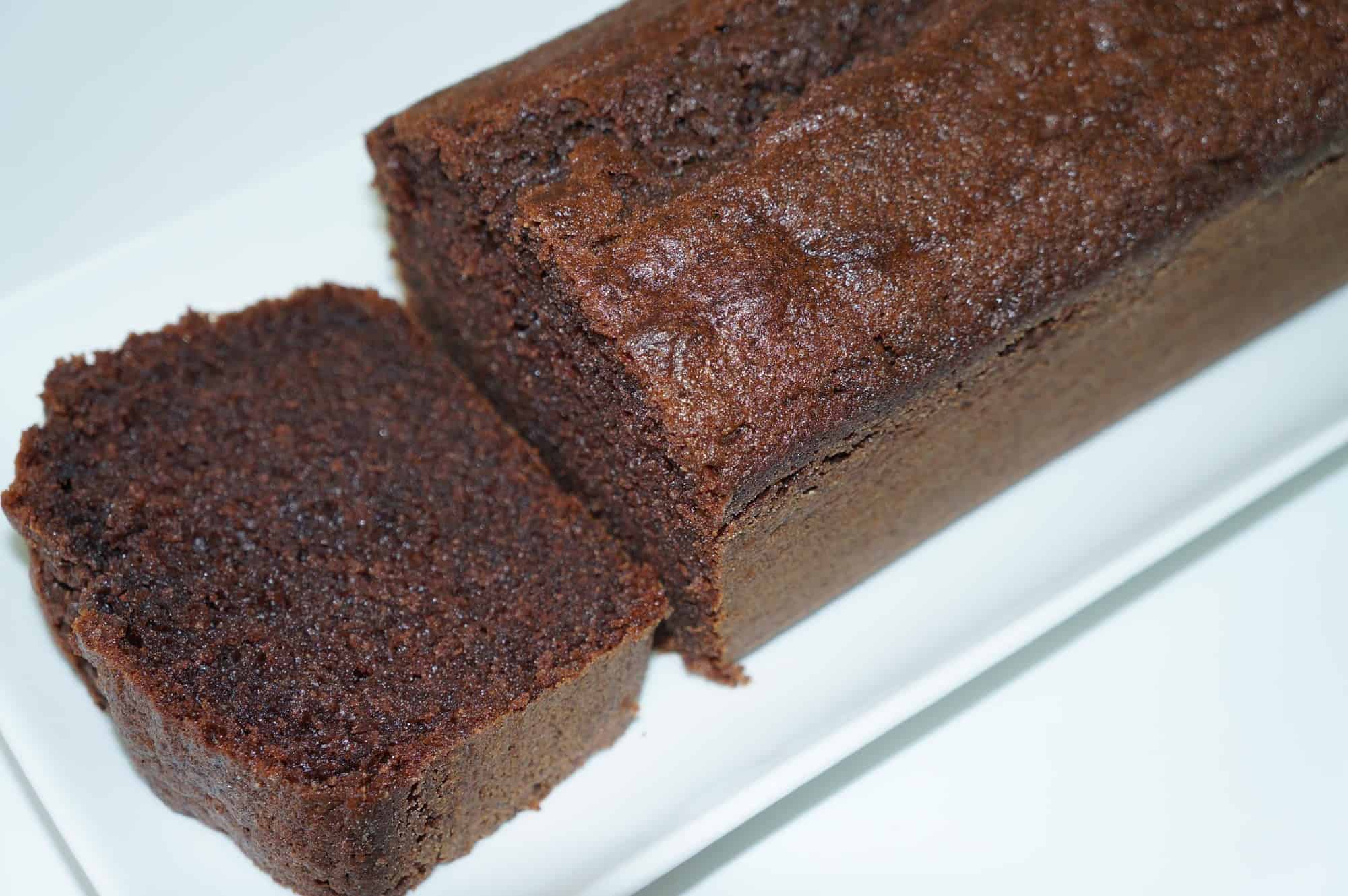 طريقة عمل الكيكة الهشة بالشوكولاتة بالمقادير الكاملة لضمان نجاح الوصفة