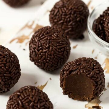 كيفية تحضير كرات الشوكولاته اللذيذة في البيت بأقل التكاليف في 10 دقائق فقط