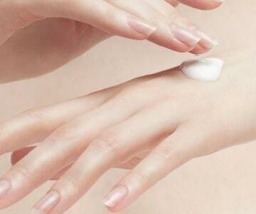 وصفات طبيعية لتبييض اليدين وجعلها بيضاء وناعمة وبدون مجهود