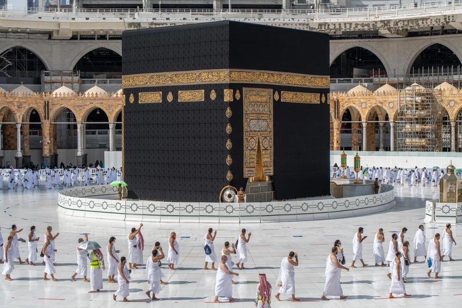 السعودية تسمح للمقيمين بالخليج بأداء العمرة بالتأشيرة السياحية لأي مهنة