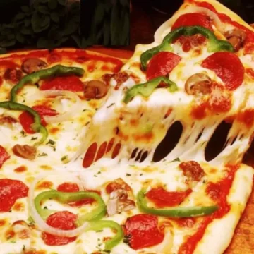 البيتزا الايطالي بأسهل الطرق المميزة جهزيها الآن في دقائق معدودة