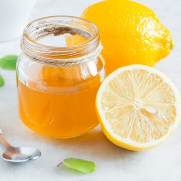 ماسك تبييض الوجه بالعسل والليمون اخلطيهم وضعيهم على البشرة 20 دقيقة هيخلي بشرتك منورة