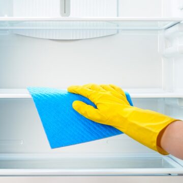 مكون منزلي تلميع وتنظيف الثلاجة من الداخل والخارج وإزالة البقع العنيدة بسهولة