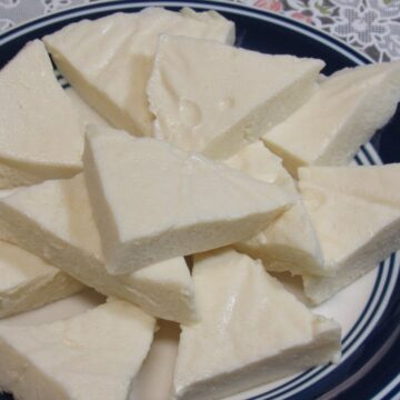 بكوب لبن أصنعي الجبنة المثلثات الأصلية بطريقة ناجحة ومظبوطة وبطعم أحلي من الجاهز