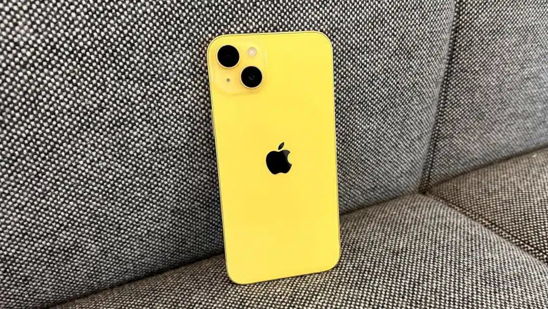 آبل تطلق جوال آيفون 14 باللون الأصفر الجذاب بطراز جديد لمجموعة هواتف iPhone المميزة