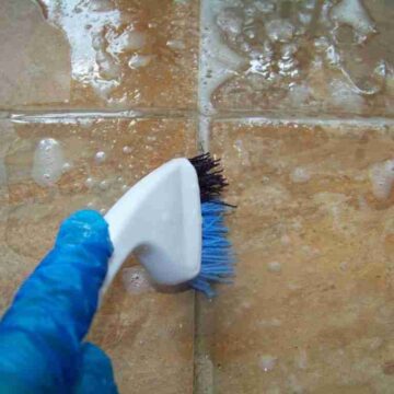 “خليكي ست ناصحة“.. تنظيف وتلميع أرضيات الحمام بمكون في البيت