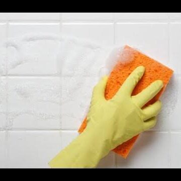 تنظيف جدران المطبخ والحمام من الدهون والبقع المتراكمة بدون تعب أو مجهود