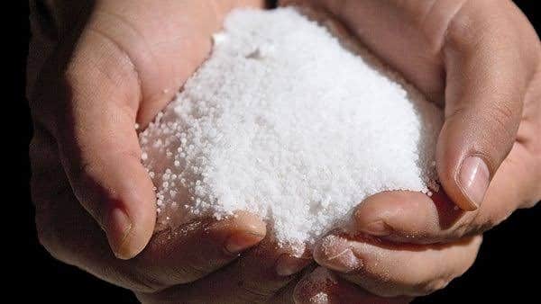 فوائد رش الملح الخشن بالمنزل يصنع المعجزات
