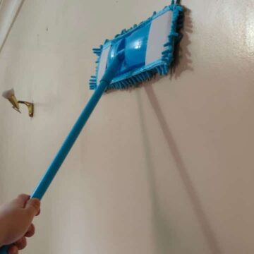 خلطة لتنظيف الحوائط والابواب من البقع والشخبطة جهنمية بكل سهولة بدون دعك هترجع جديدة