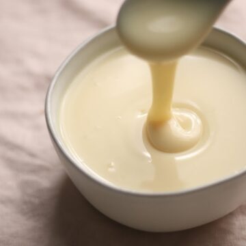 طريقة عمل الحليب المكثف لتستخدمه في كافة أنواع الحلويات الغربية بطعم لذيذ
