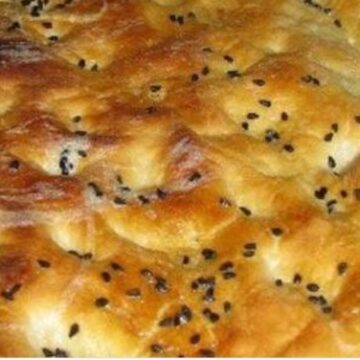 طريقة عمل الخبزة السعودية بالقشطة وبالعسل والسمن على أصولها خطوة بخطوة