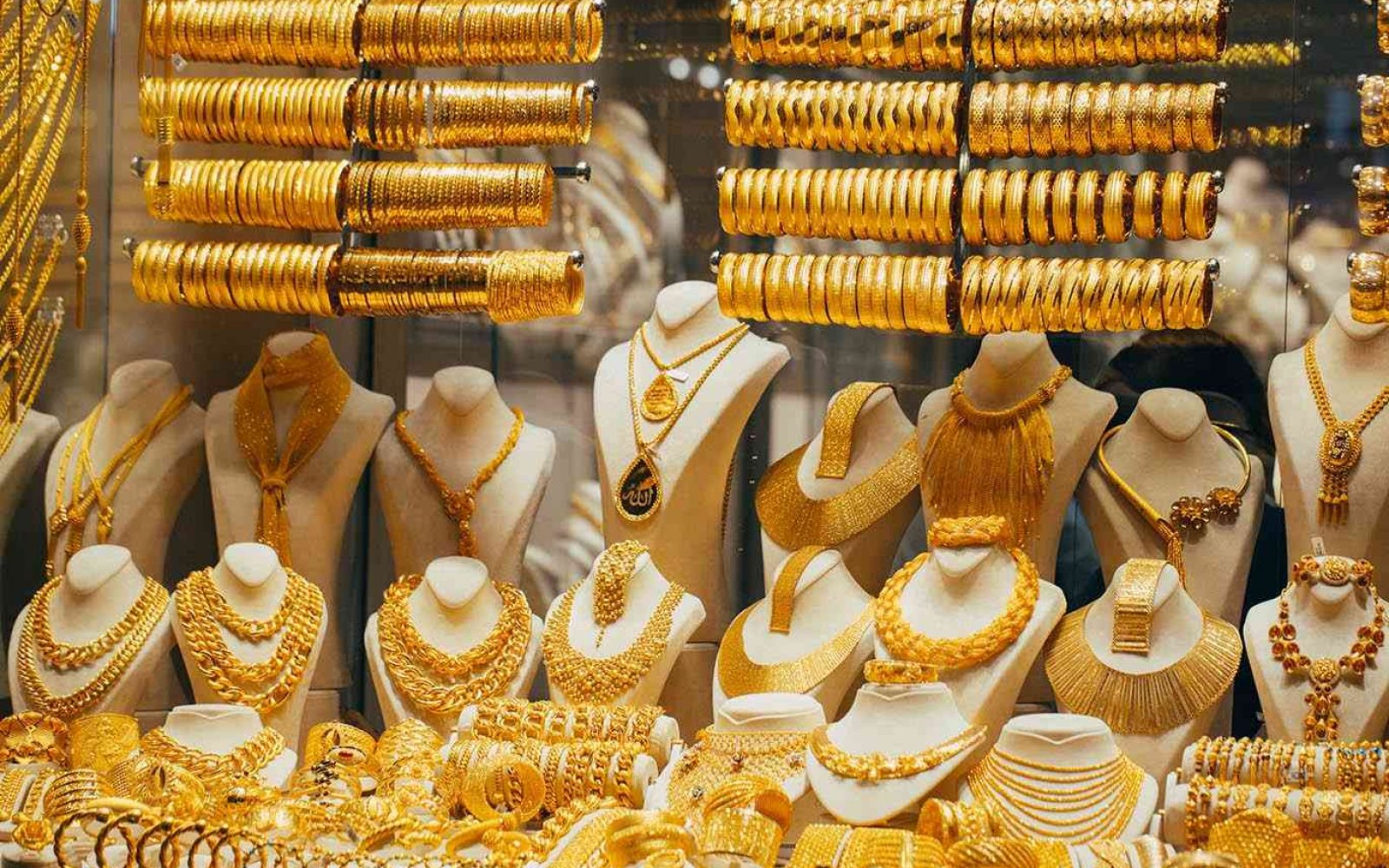 زلزال مفاجئ يُصيب سعر الذهب اليوم الثلاثاء في مصر مع بداية التعاملات وهل سيستكمل هبوطه