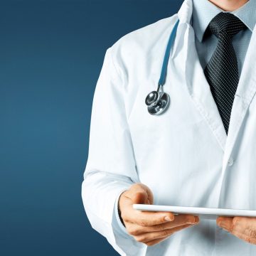 من هو اول طبيب سعودي يمارس مهنة الطب