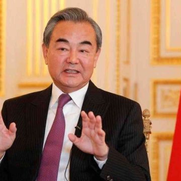 وزير الخارجية الصيني متورط في فضيحة غرامية .. والتحقيقات بشأنه سارية
